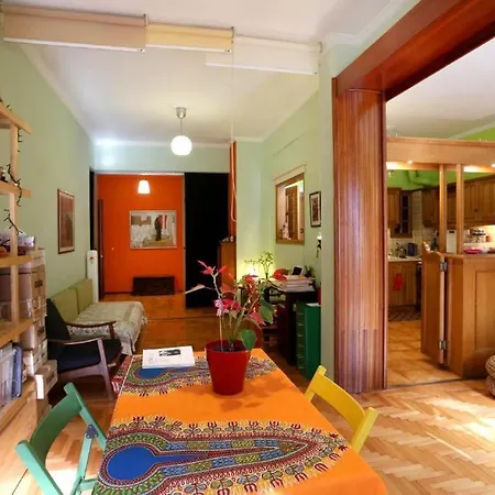 Artistic Apartment *